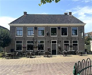 Te koop aangeboden: Herberg het Wapen van Friesland te Easterlittens