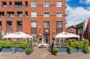 Piazza 86, Houten