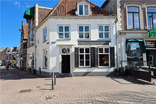 Hof 8 